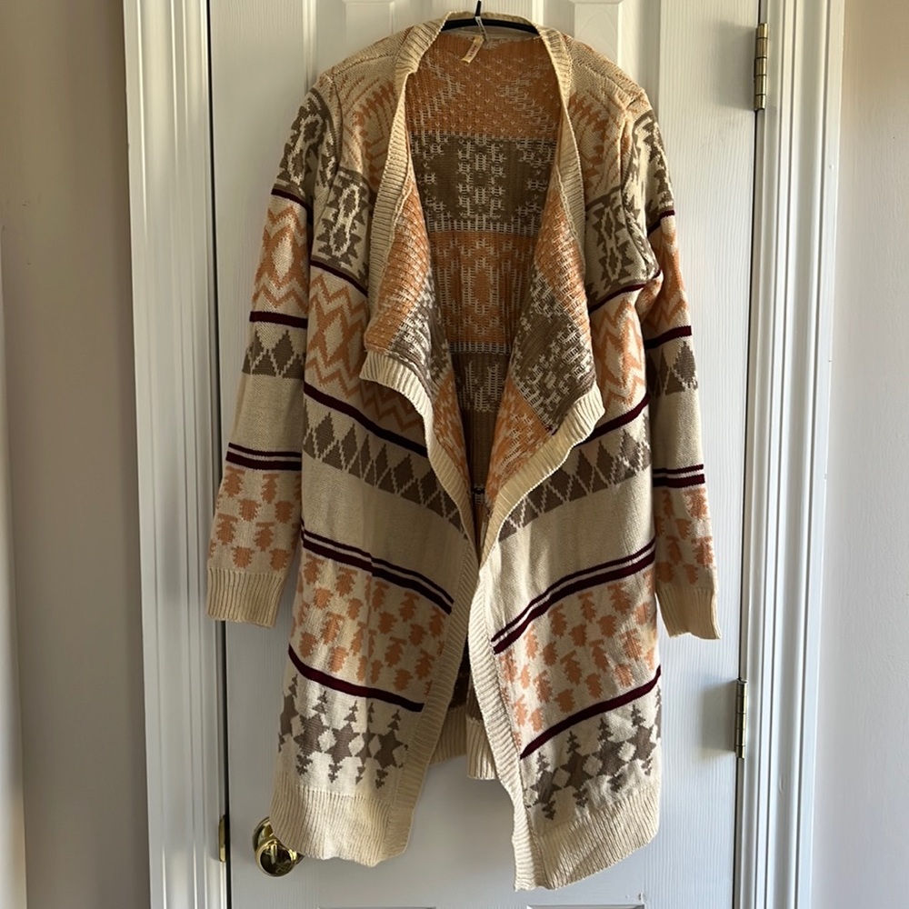 *NWOT* Boutique Women’s Sweater Cardigan- Size S/M